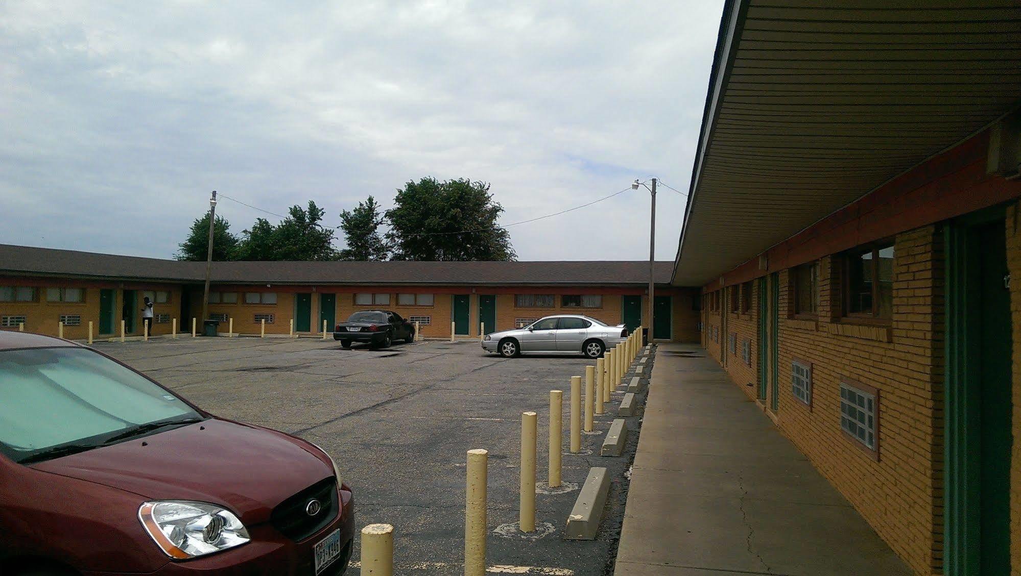 Deluxe Inn Amarillo Bagian luar foto