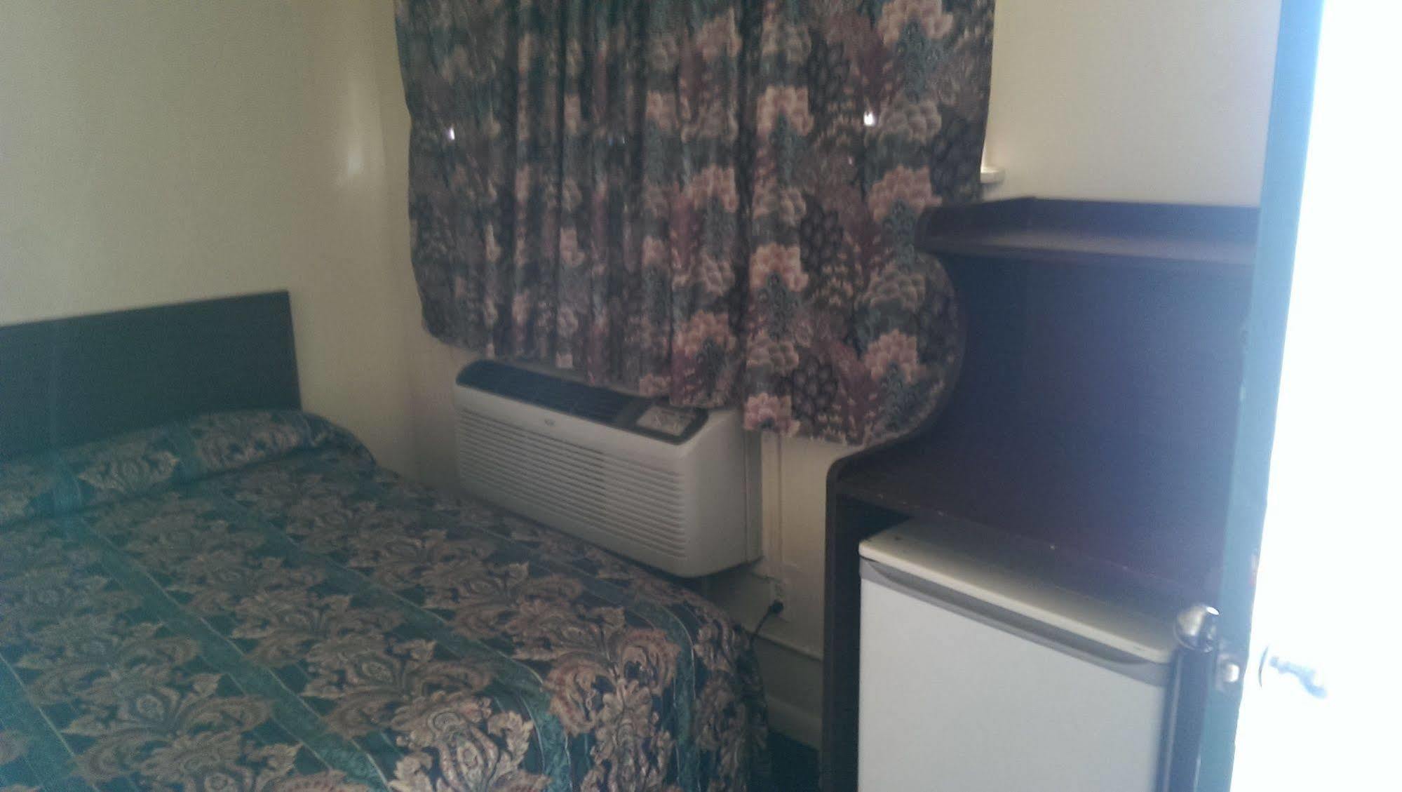 Deluxe Inn Amarillo Bagian luar foto